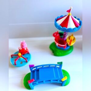 Peppa Pig Playground Playset Carousel Bridge Spinner